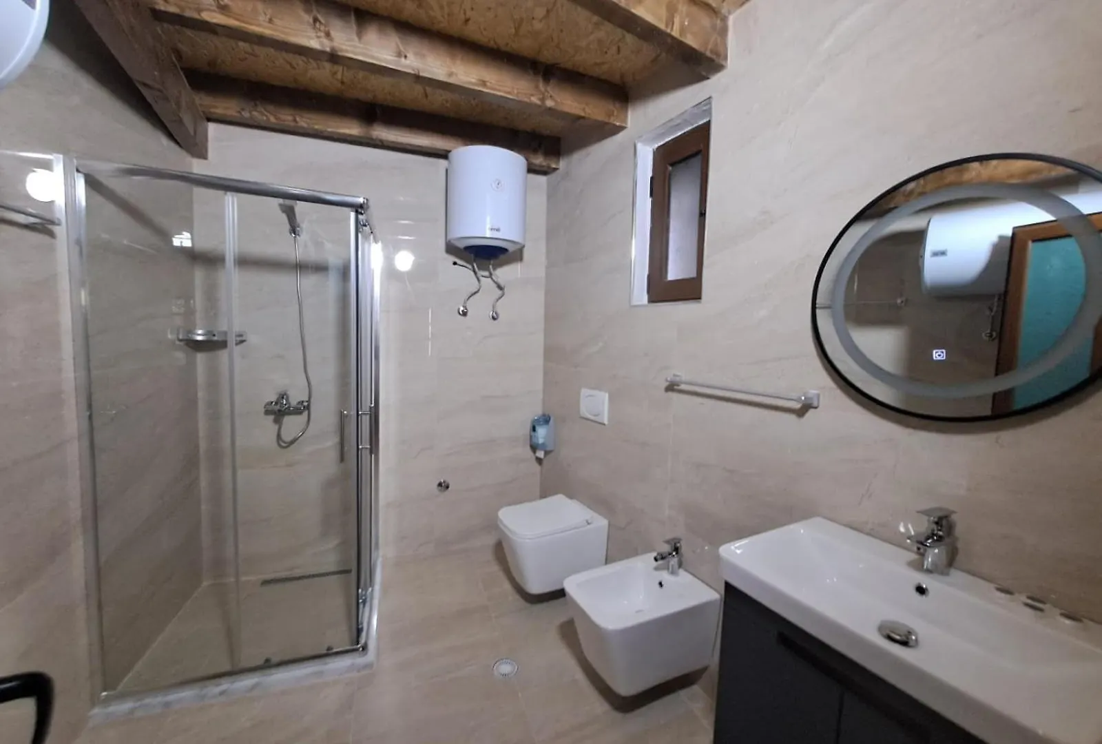 Hotel Demaj Berat Albania