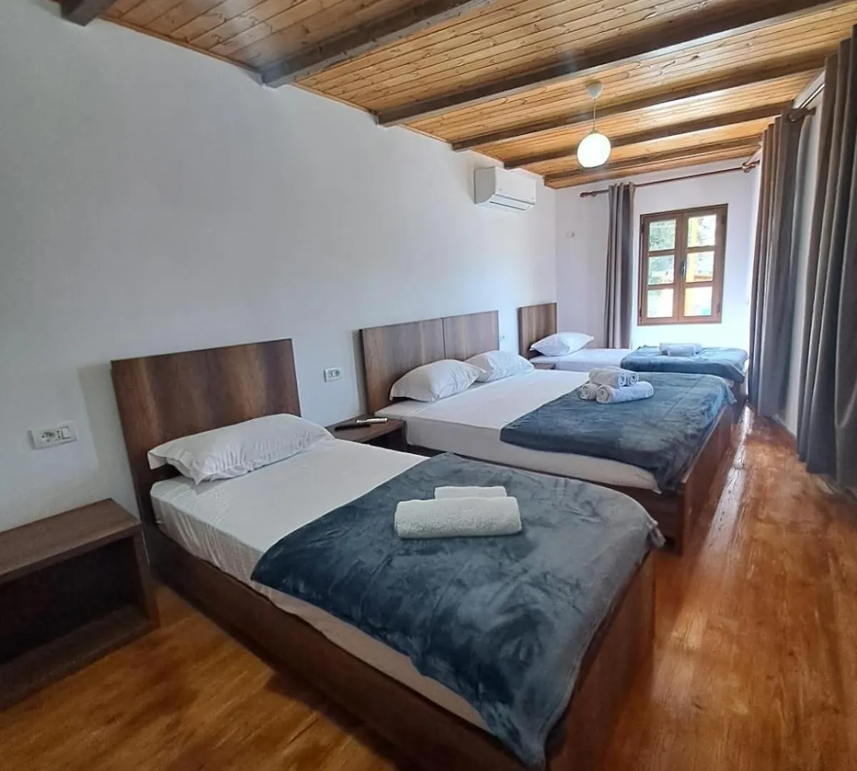 Bed & Breakfast Hotel Demaj Berat