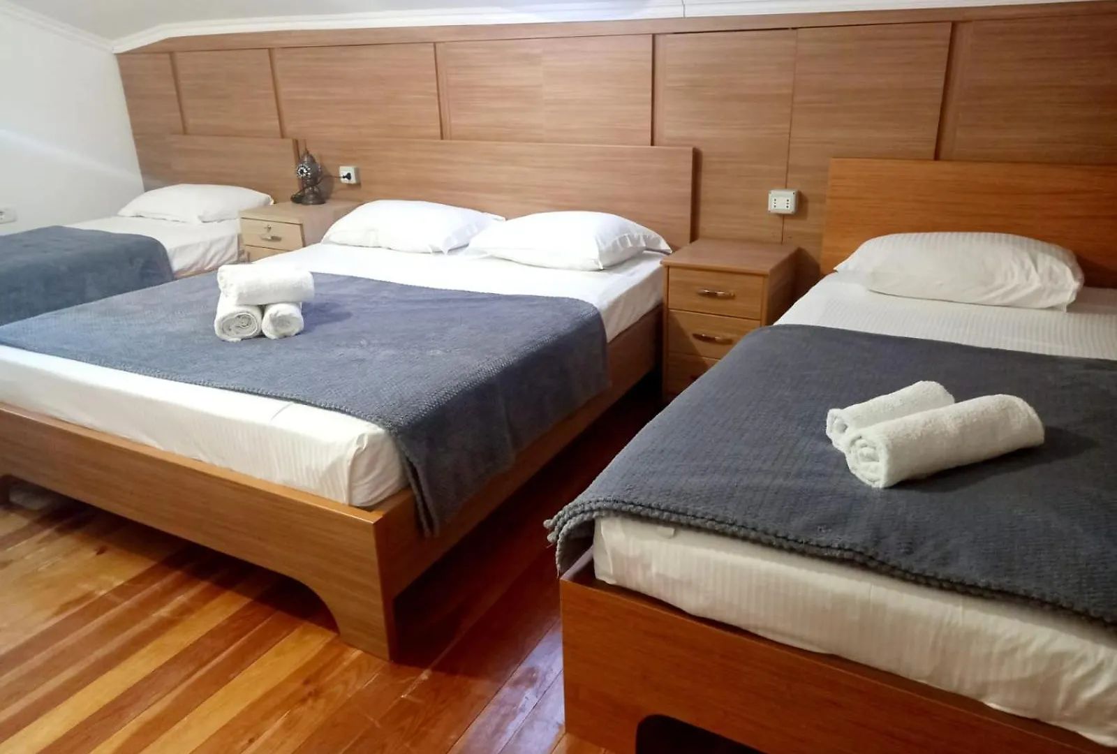 Hotel Demaj Berat 0*,  Albania