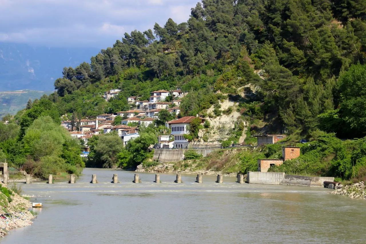 Hotel Demaj Berat Bed & Breakfast