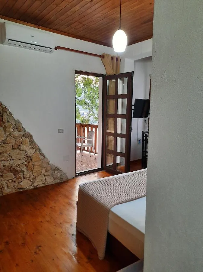 Bed & Breakfast Hotel Demaj Berat Albania