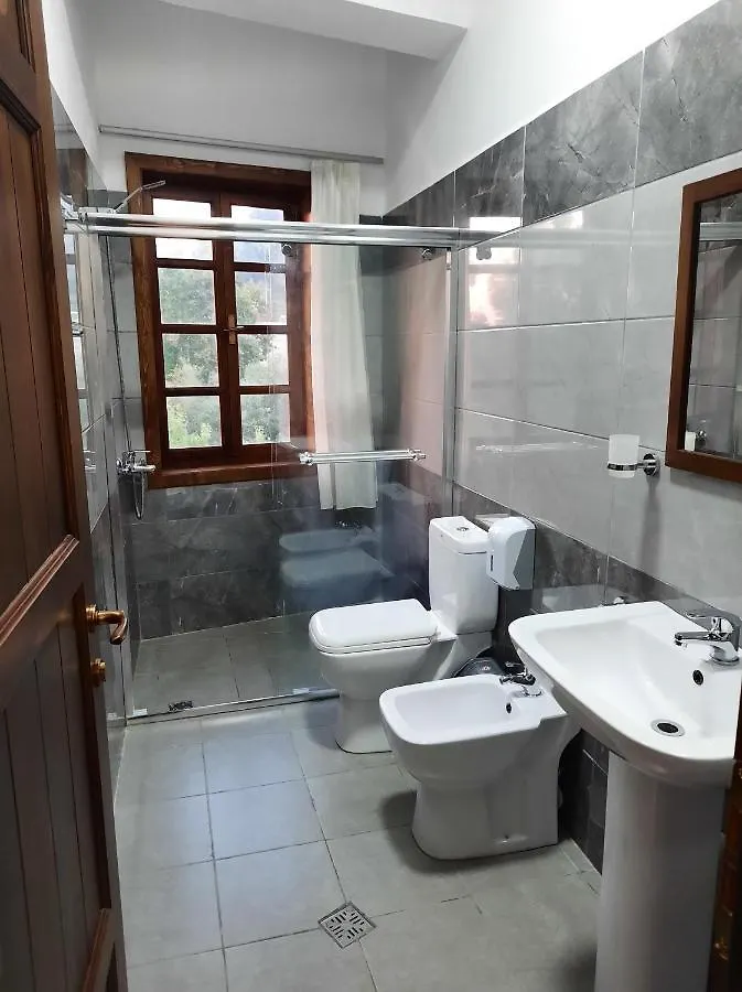Bed & Breakfast Hotel Demaj Berat