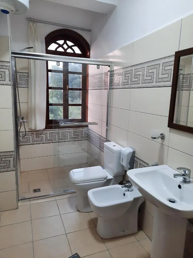 Bed & Breakfast Hotel Demaj Berat