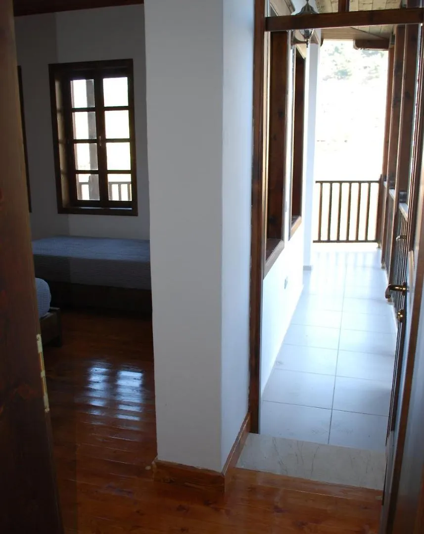 Hotel Demaj Berat 0*,  Albania