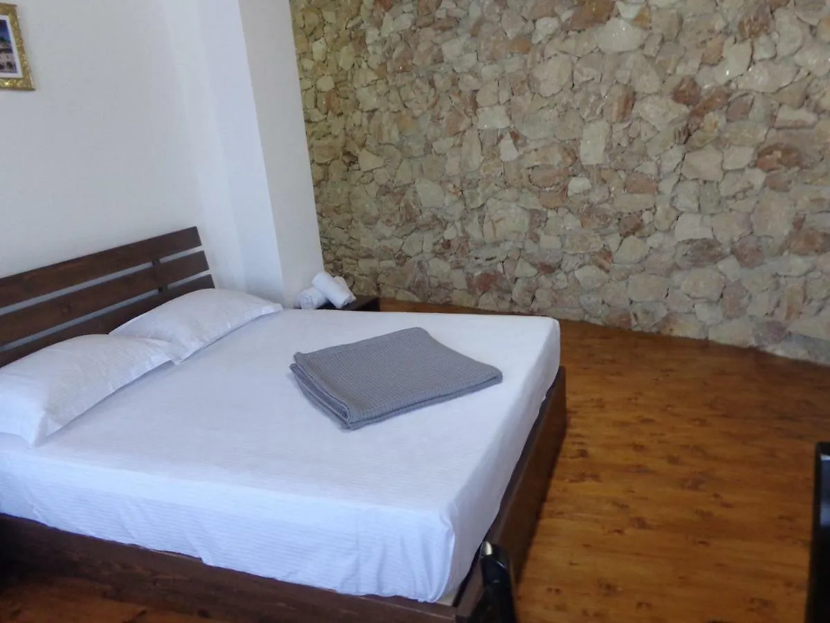 Hotel Demaj Berat Bed & Breakfast