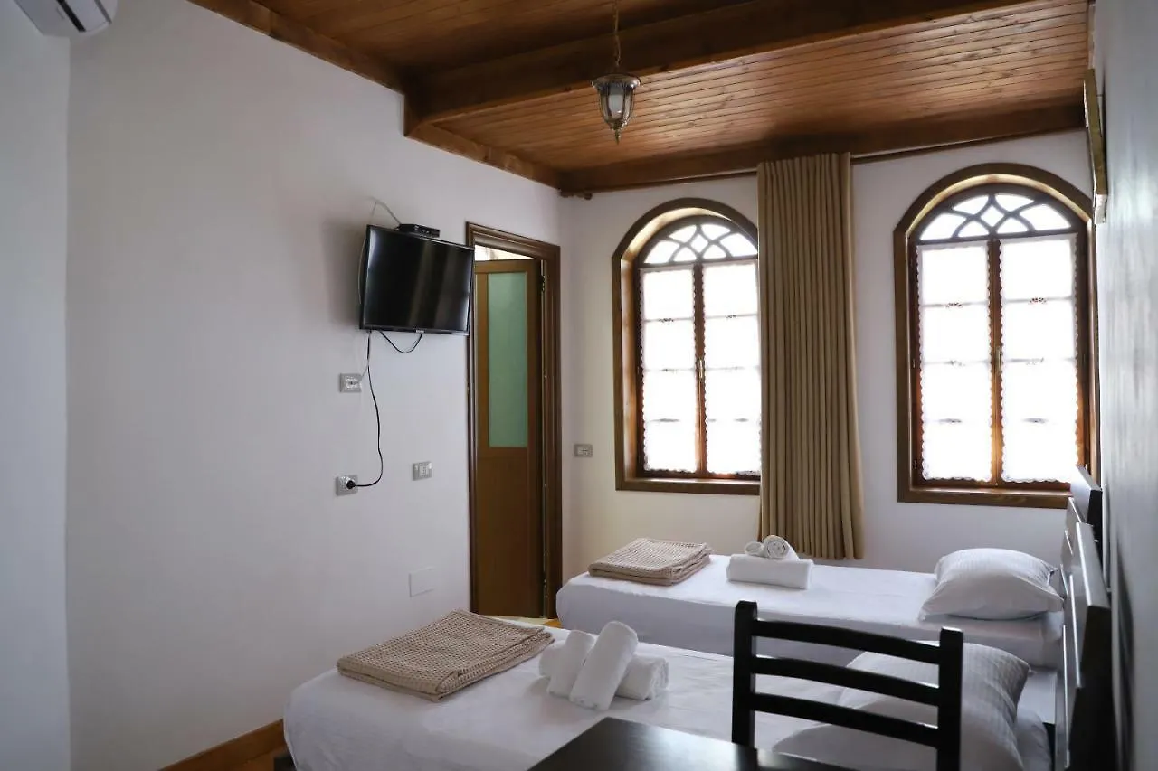 Bed & Breakfast Hotel Demaj Berat