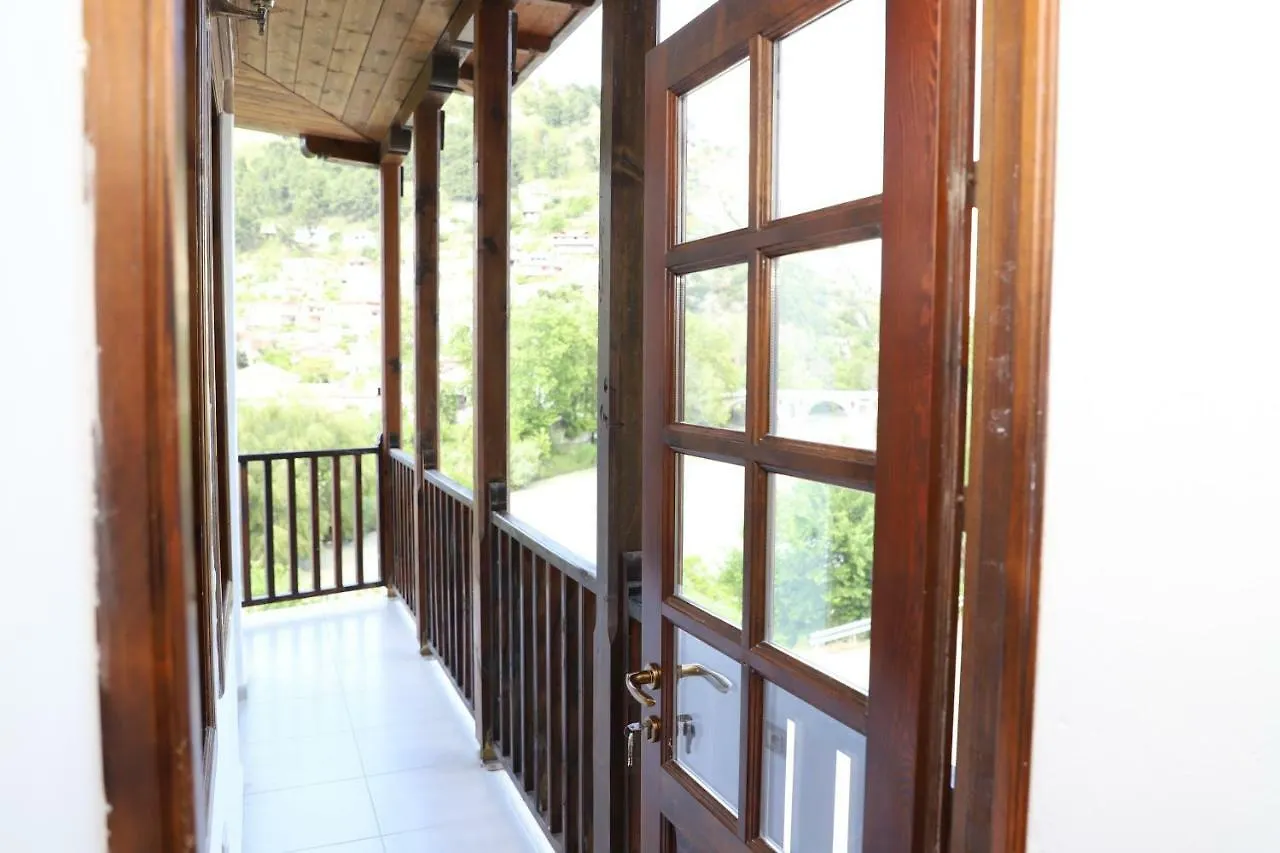Bed & Breakfast Hotel Demaj Berat