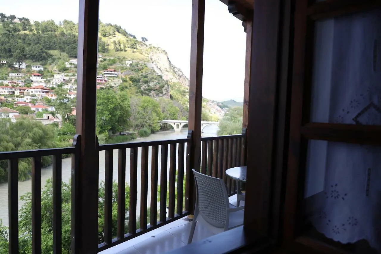 Hotel Demaj Berat Bed & Breakfast