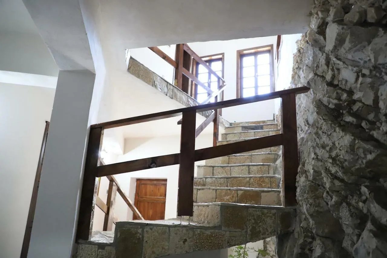 Hotel Demaj Berat Bed & Breakfast
