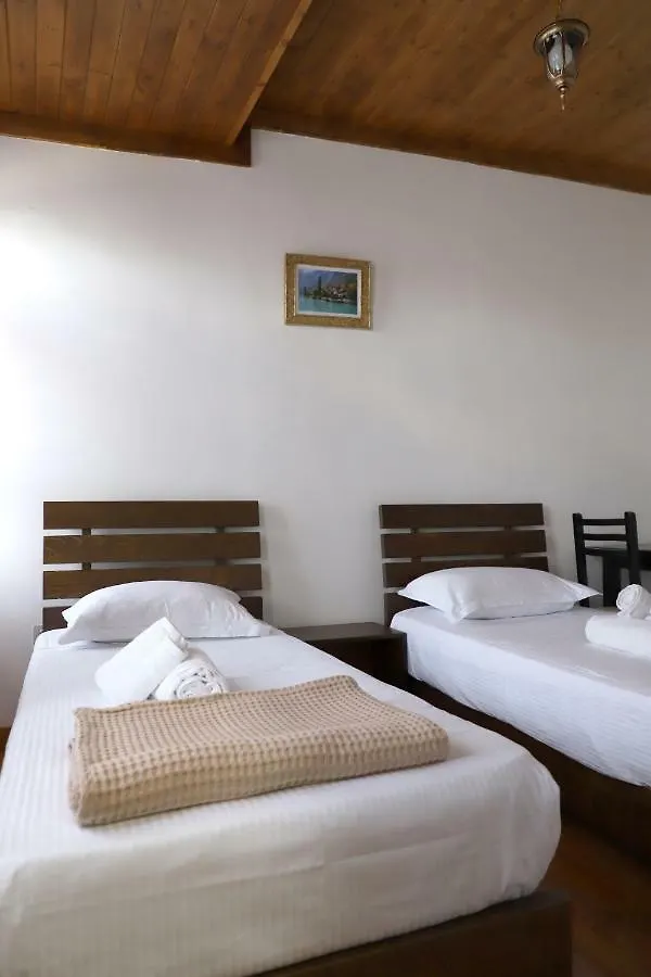 Bed & Breakfast Hotel Demaj Berat